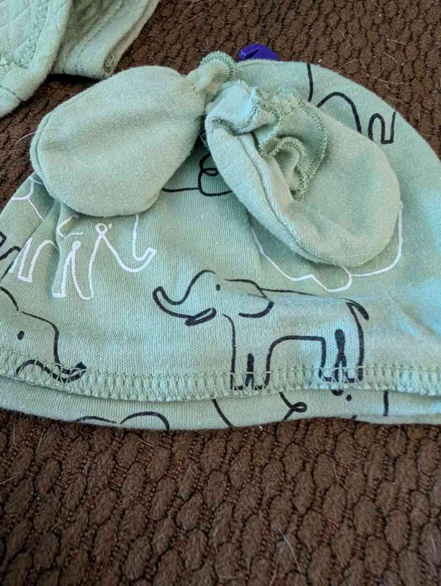 Baby elephant outfit - Savannah, Georgia - FleaMarketBay