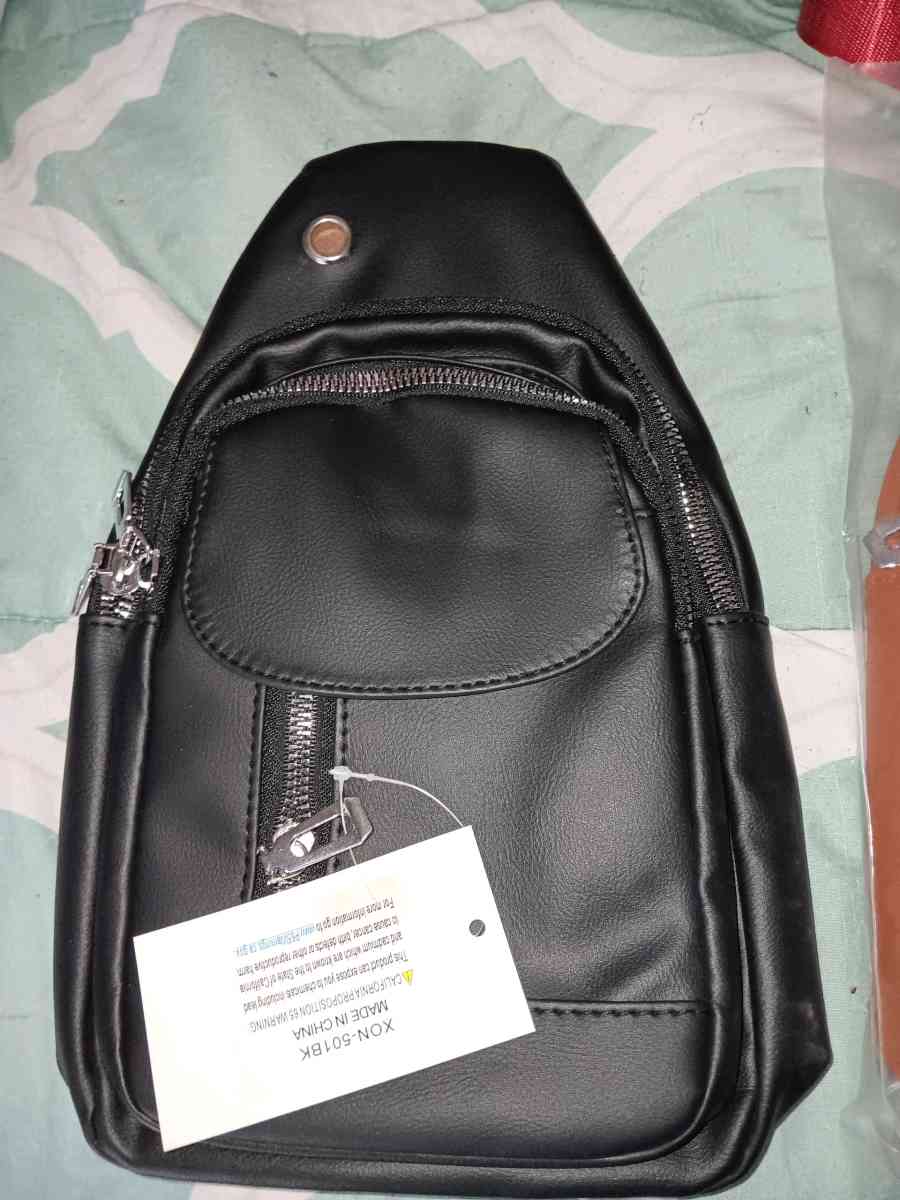 7 cross body purses - Shelby, North Carolina - FleaMarketBay