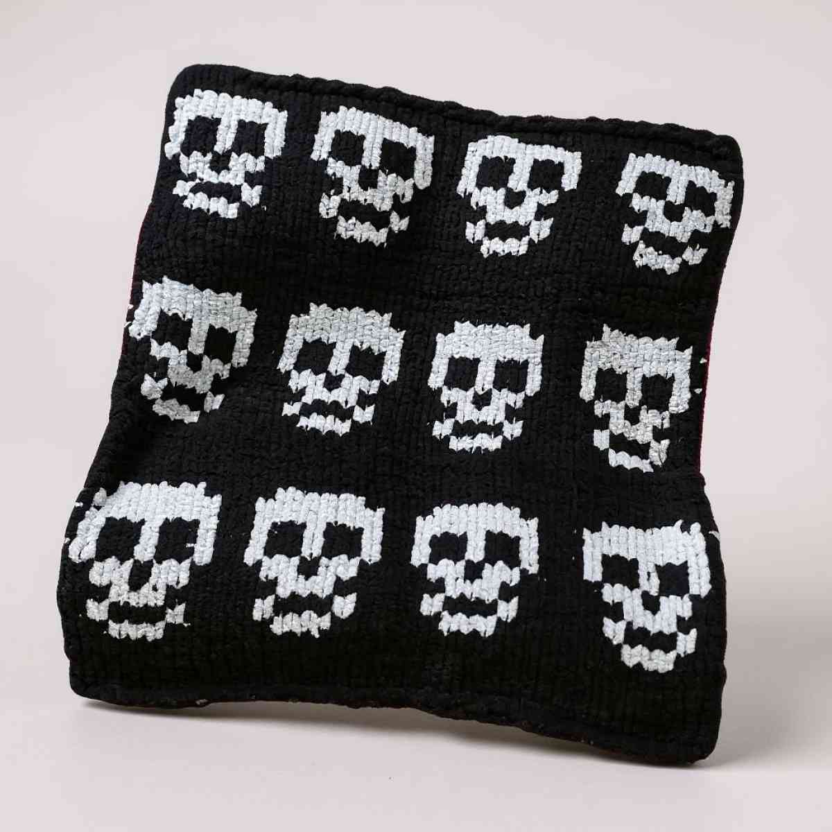 Midnight Skulls Blanket - Salisbury, North Carolina - FleaMarketBay