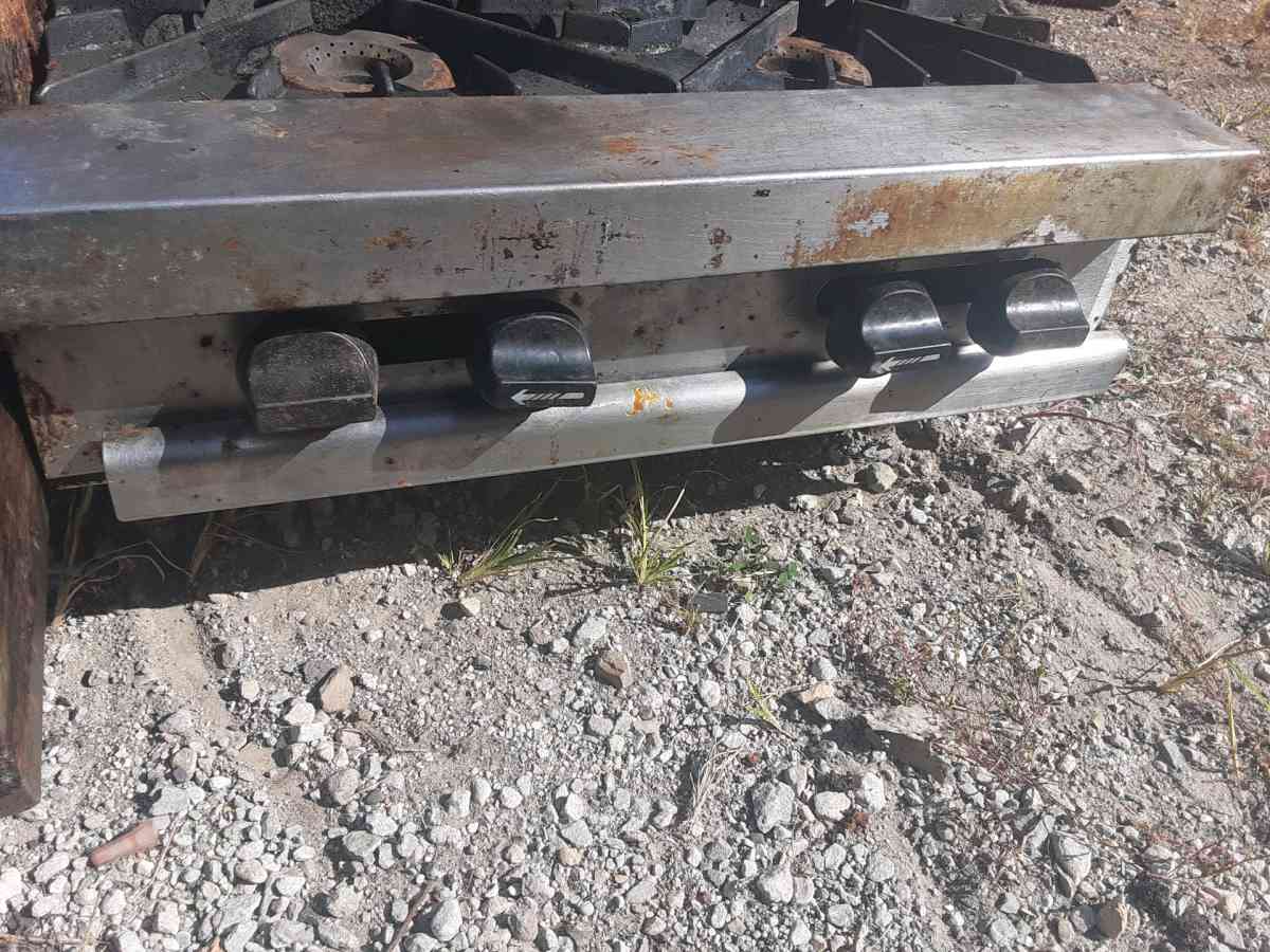Commercial 4 foot flat grill  burners natural gas - Elwood, Indiana - FleaMarketBay