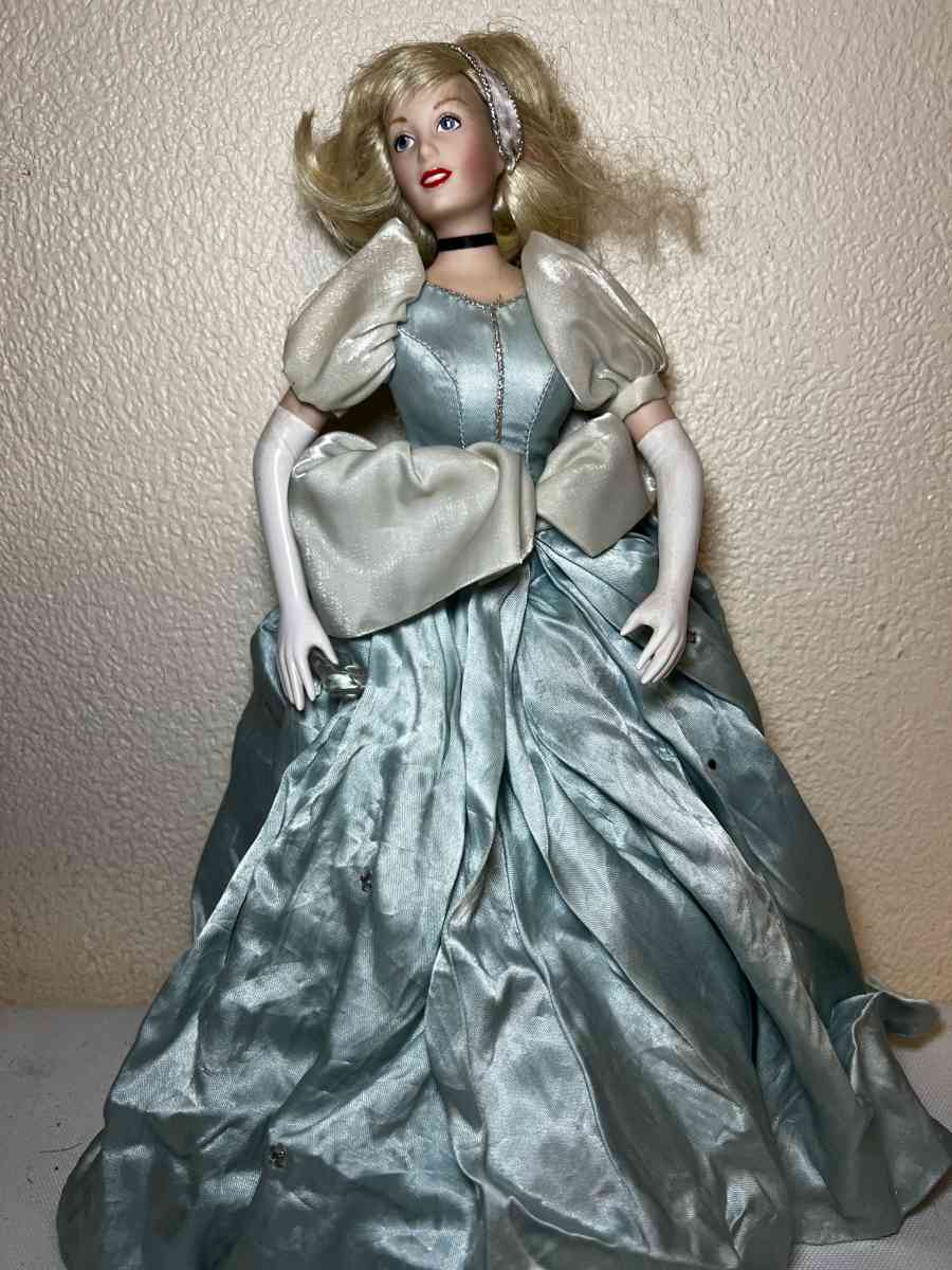 Cinderella Franklin Heriloom Porcelain Doll