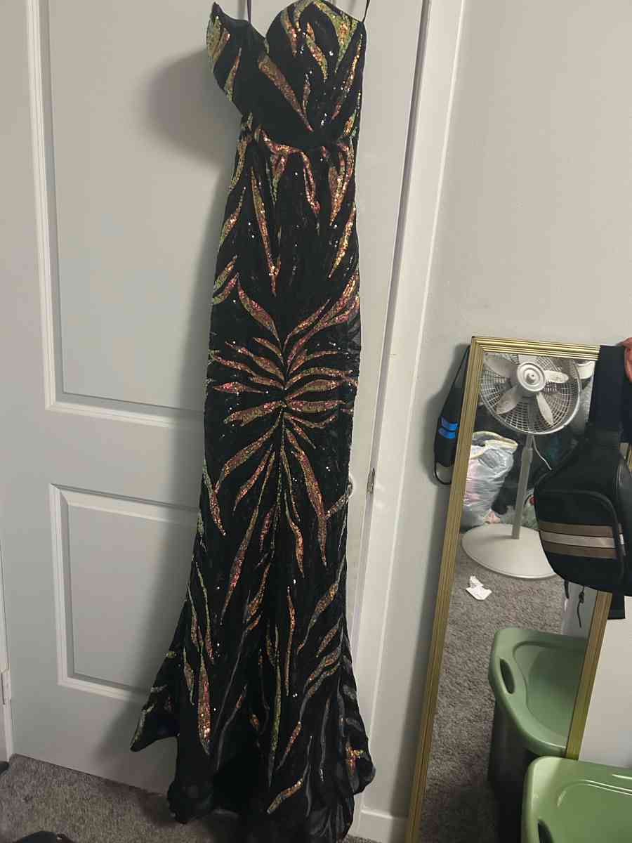 prom dress - Conroe, Texas - FleaMarketBay
