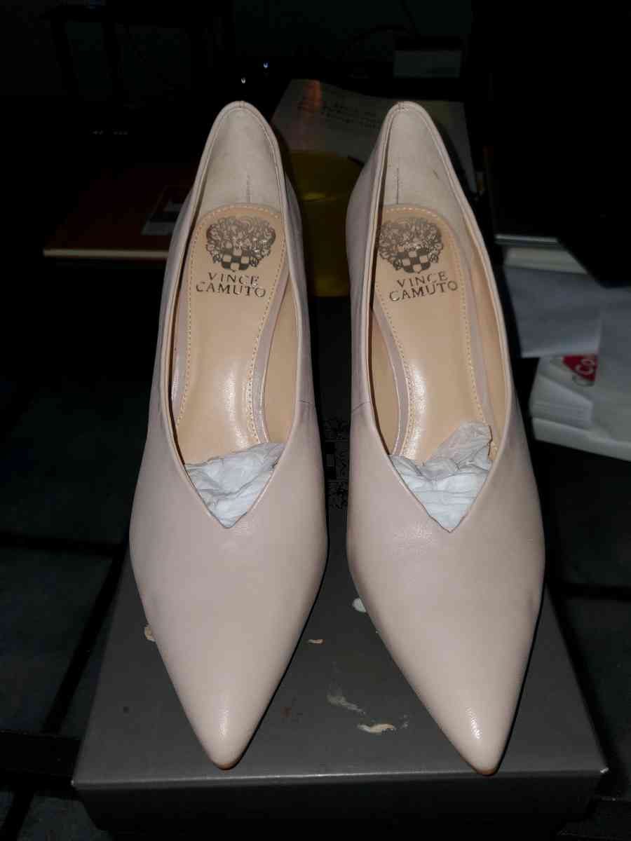 Vince camuto womans heels size 8