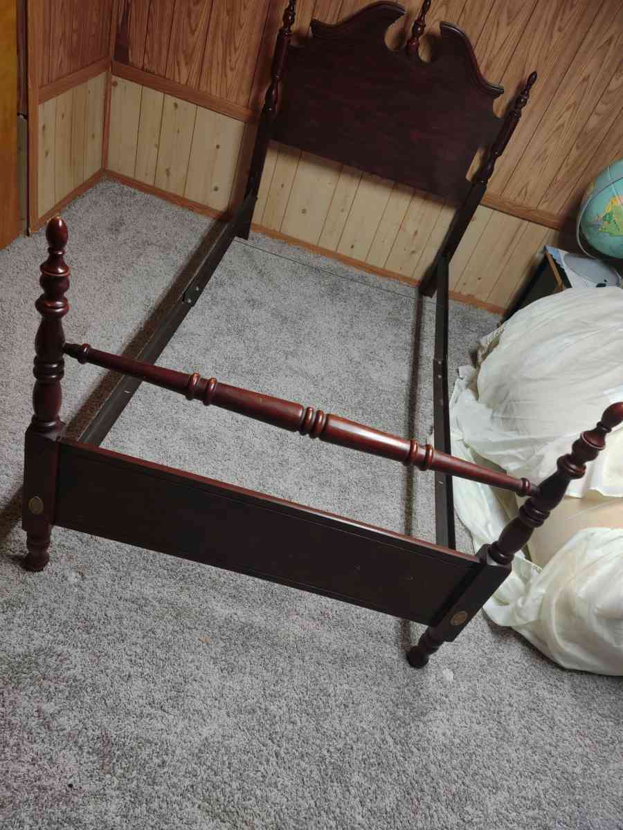 Twin Cherry Veneer bef