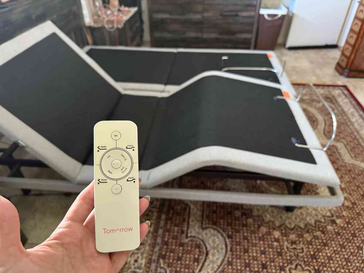 California King split adjustable base - Seminole, Florida - FleaMarketBay