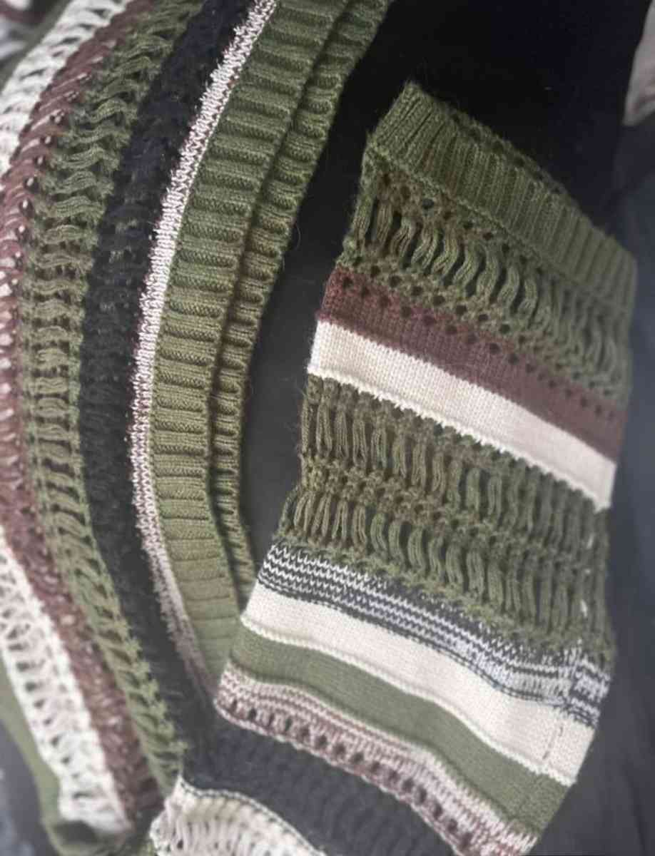 Striped Knit Bell Sleeve Crop Top size small