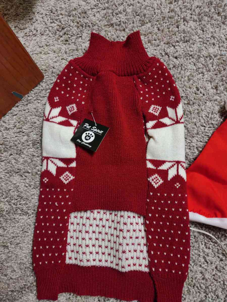 Dog sweater and hat - Gary, Indiana - FleaMarketBay