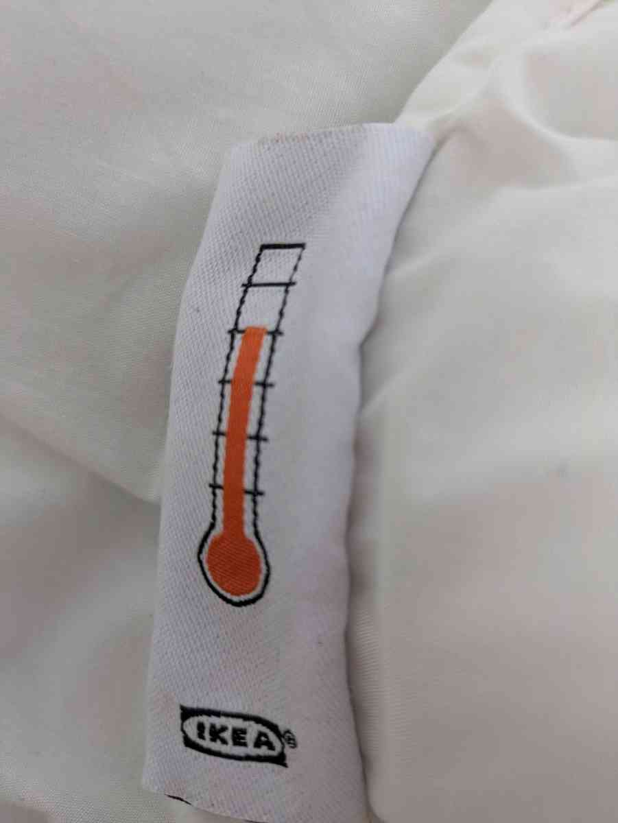 IKEA SMSPORRE Twin Duvet Insert Warm and Cozy