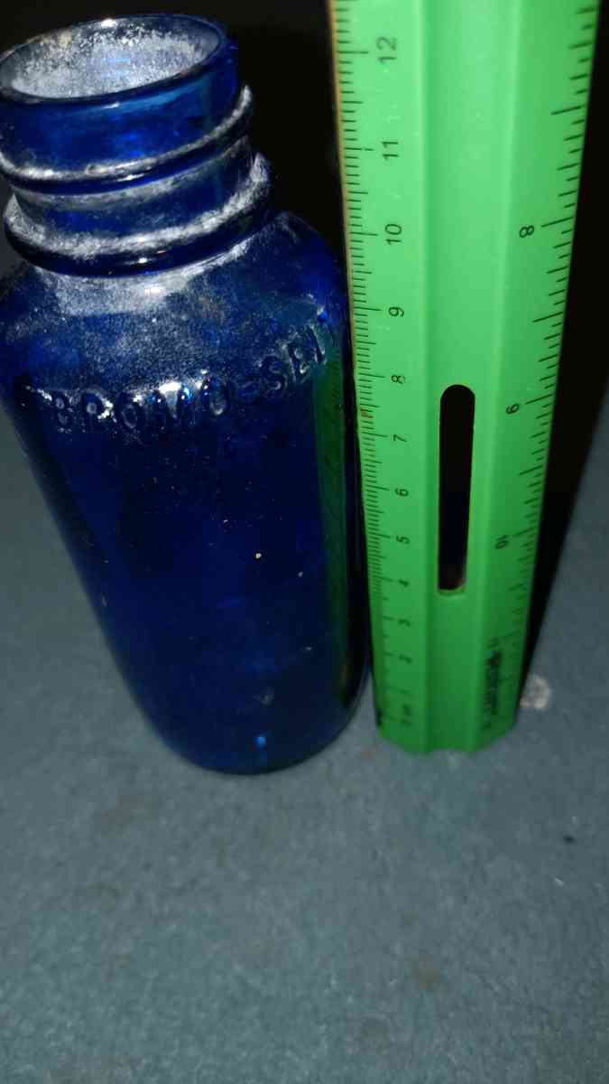 vintage medicine bottles - Asheville, North Carolina - FleaMarketBay