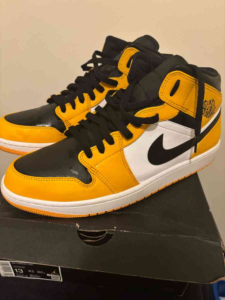 Jordan 1 Taxi - Cambria Heights, New York - FleaMarketBay