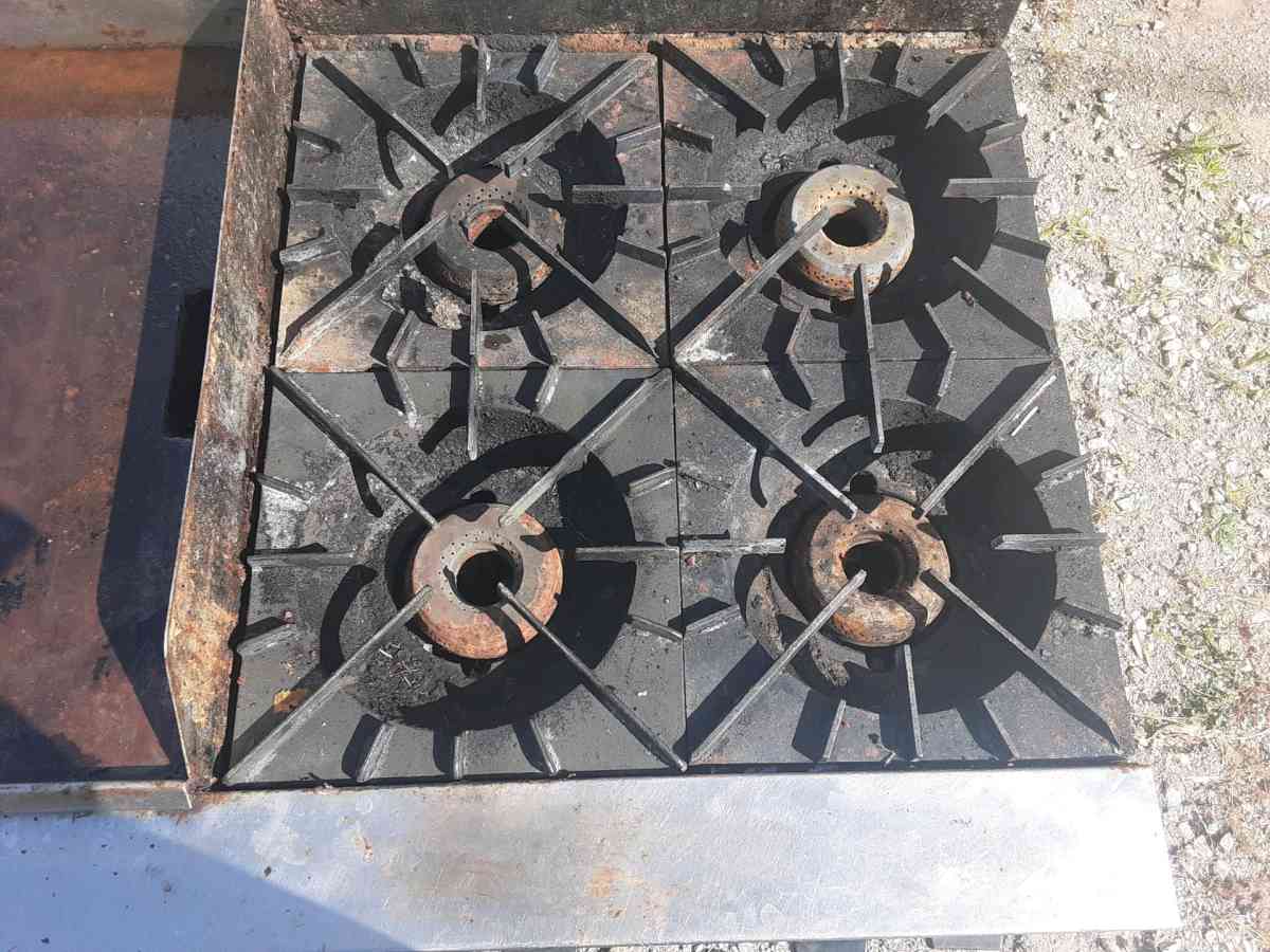 Commercial 4 foot flat grill  burners natural gas - Elwood, Indiana - FleaMarketBay