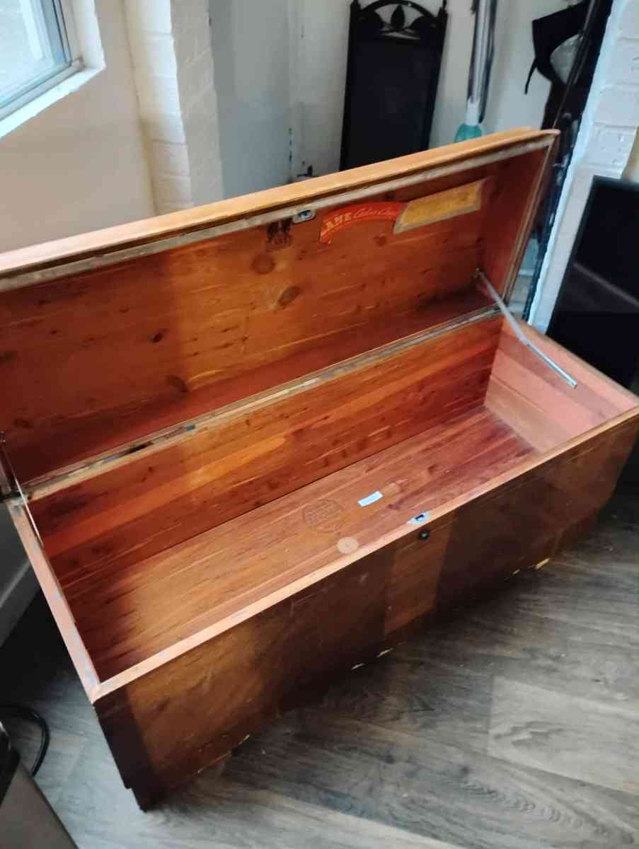 cedar hope chest trunk