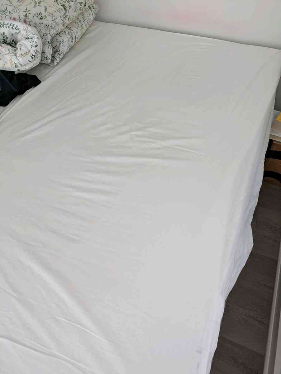 2 IKEA NATTJASMIN White Queen Fitted Sheets - Chicago, Illinois - FleaMarketBay