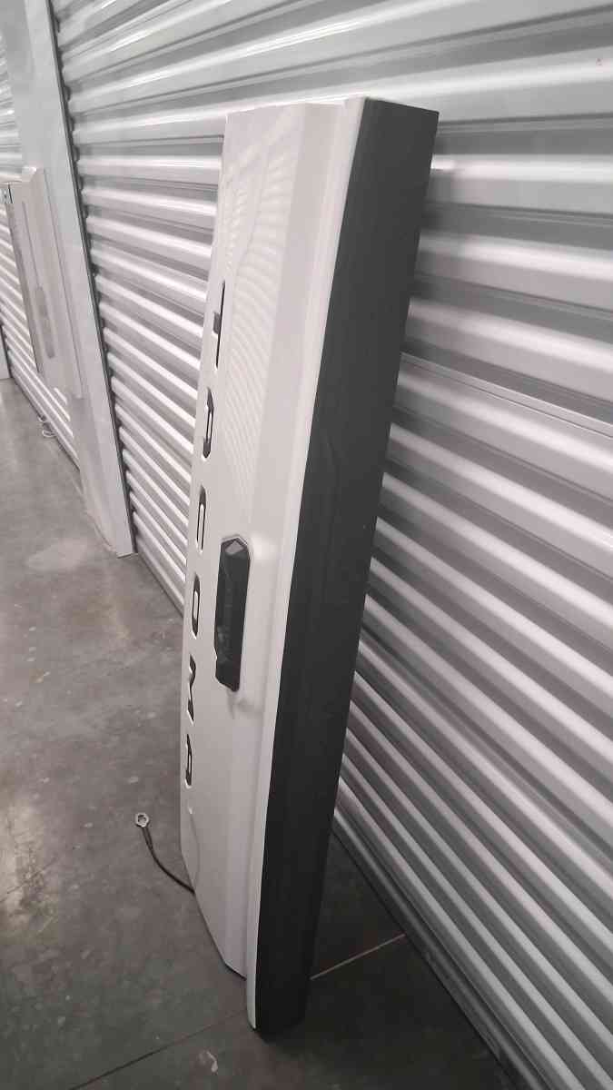 Toyota Tacoma Tailgate WHITE 2024 to 2025