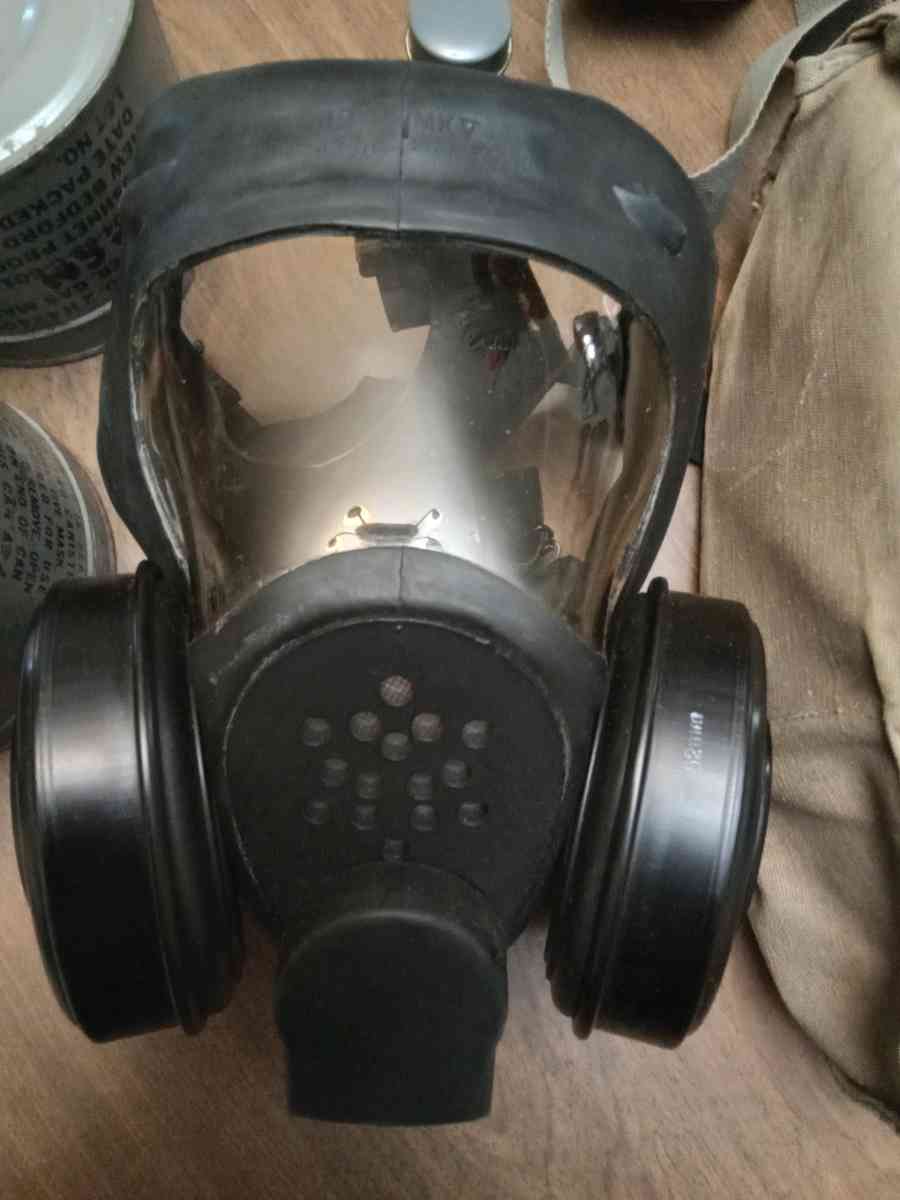 US Navy Mark V Gas Mask  USN Adjustable  with bag and extras - Limestone, Tennessee - FleaMarketBay