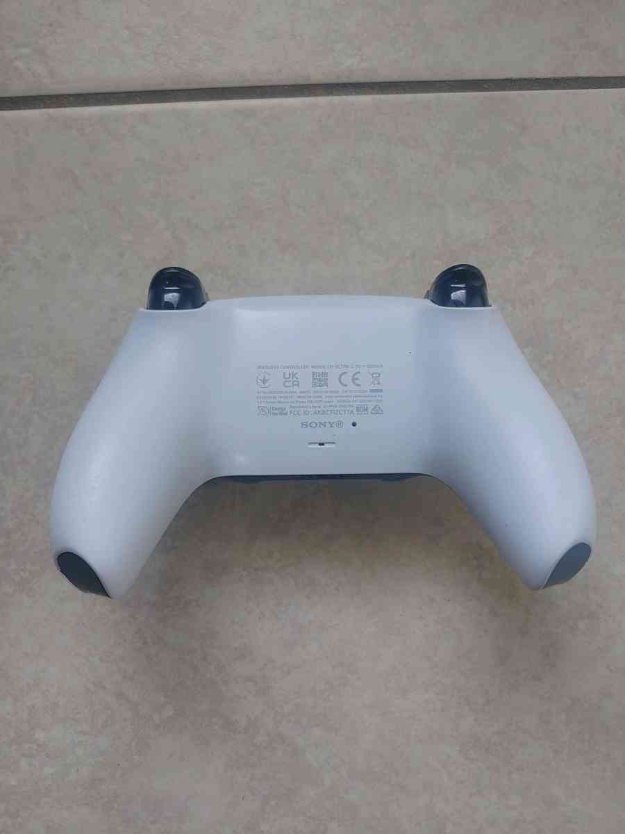 PlayStation 5 controller