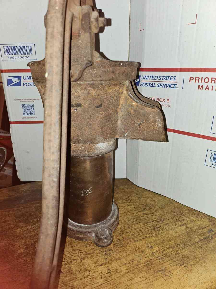 F e myers hand pump - Lapel, Indiana - FleaMarketBay
