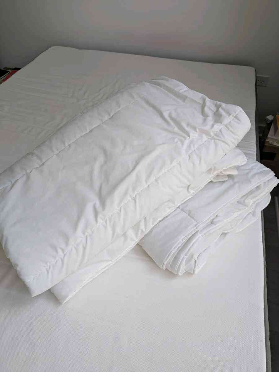 IKEA SMASPORRE Twin Duvet Insert  Warm and  Cozy - Chicago, Illinois - FleaMarketBay