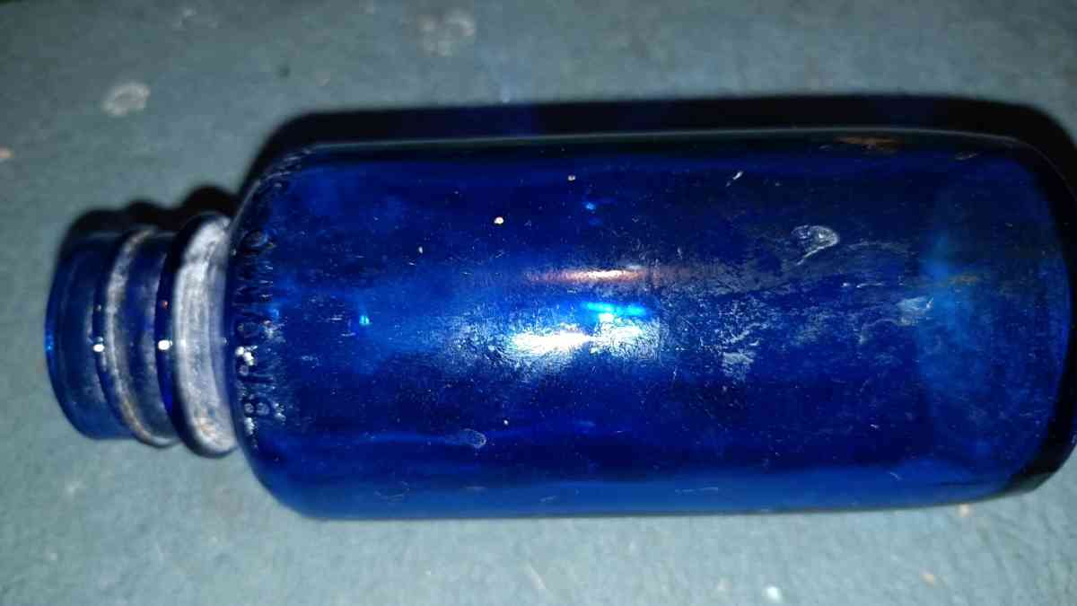 vintage medicine bottles - Asheville, North Carolina - FleaMarketBay