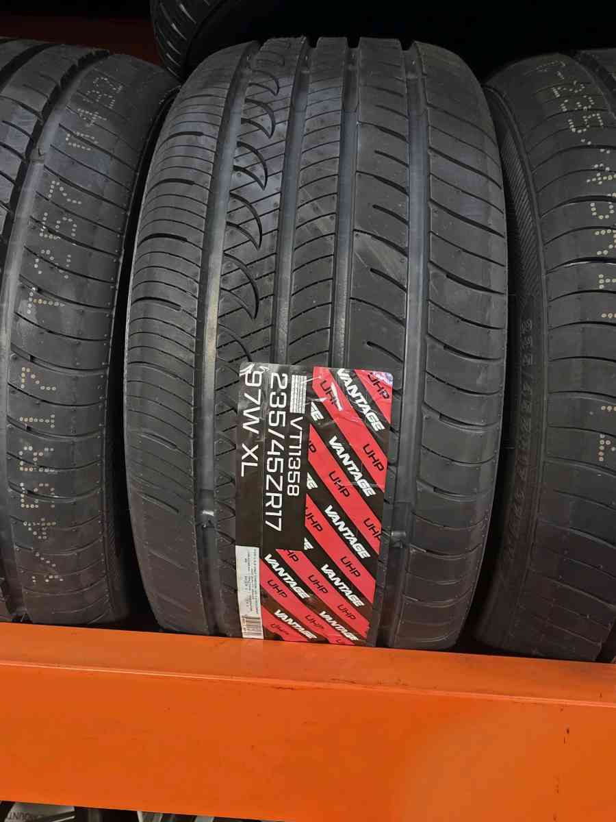 Vantage UHP 23545zR17  97W XL