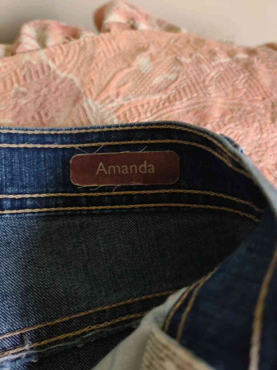 Gloria Vanderbilt jeans