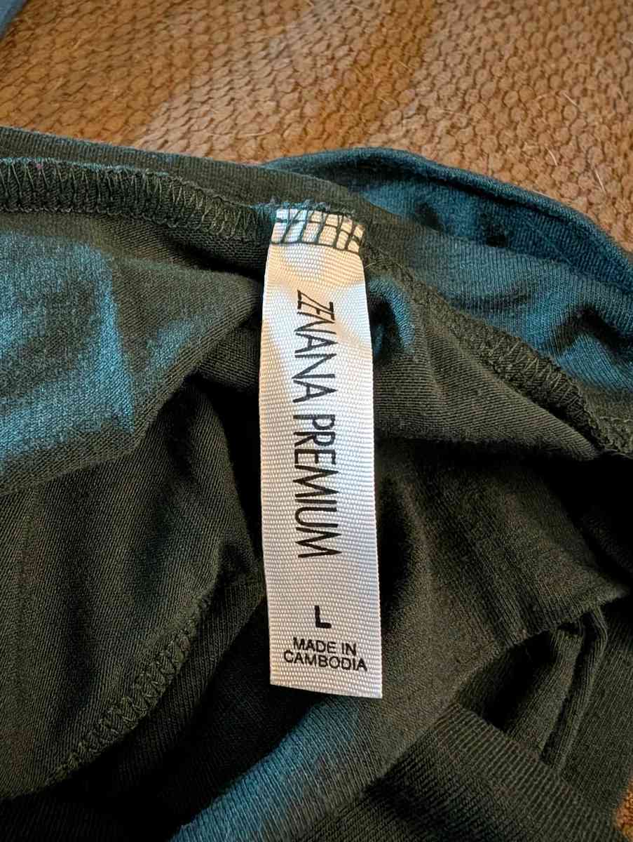 Blue and green largelegged pants