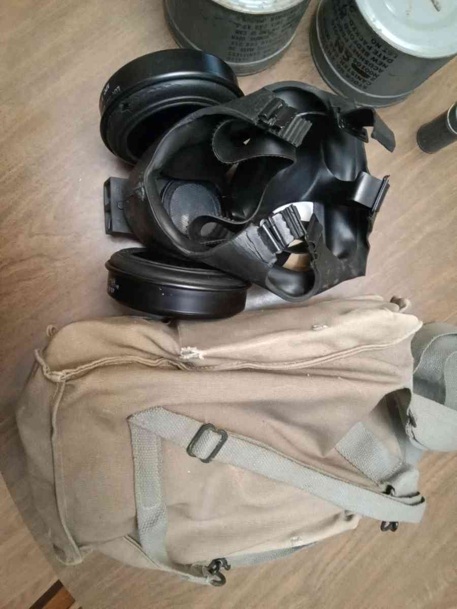US Navy Mark V Gas Mask  USN Adjustable  with bag and extras - Limestone, Tennessee - FleaMarketBay