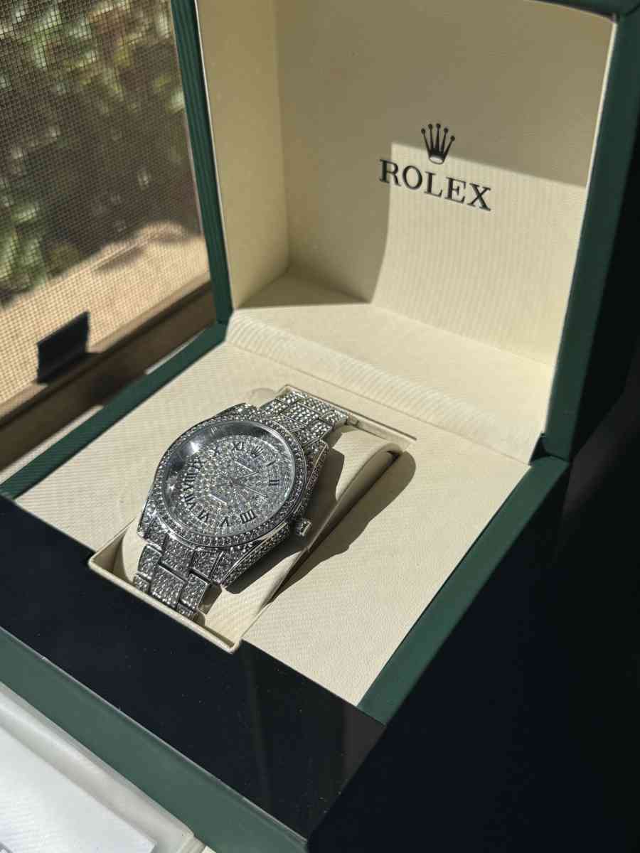 luxury watch - Fresno, California - FleaMarketBay