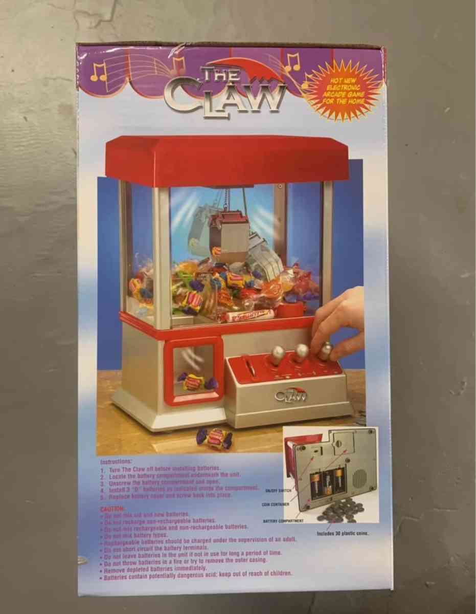 The Mini Claw Machine  SEALED NEW