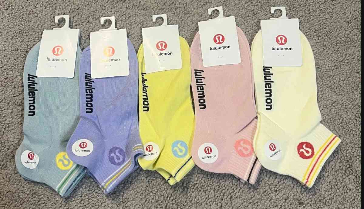 5 Lululemon Ankle Socks med 7 to 10 - Albany, New York - FleaMarketBay