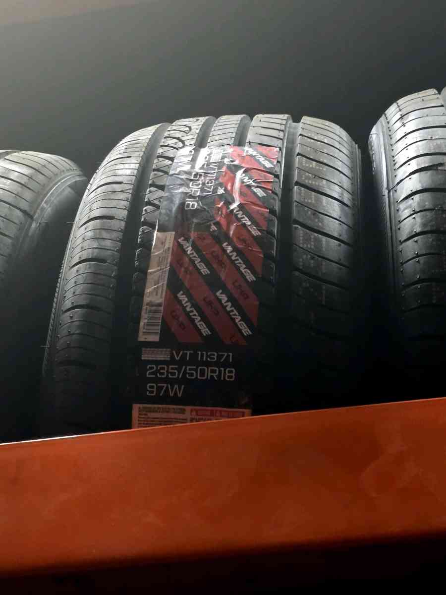 4 Vantage UHP Tires 23550R18 97W