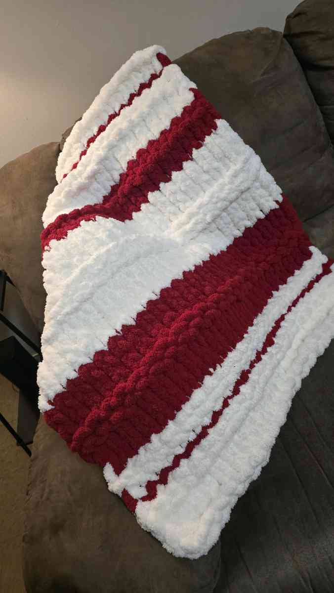 Viral chunky knit baby  blanket - Salisbury, North Carolina - FleaMarketBay