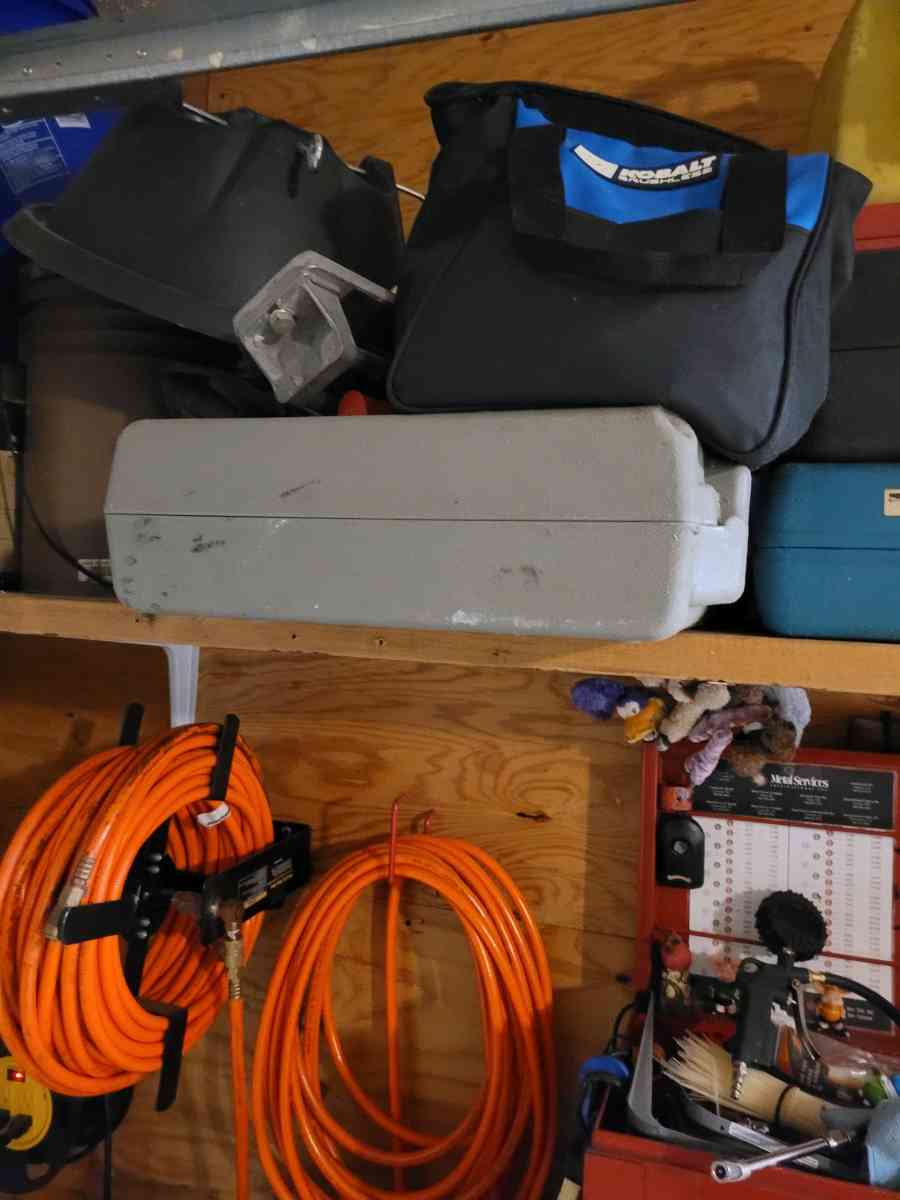 snap on air compressor with air tools and nail gun - Charlotte, North Carolina - FleaMarketBay