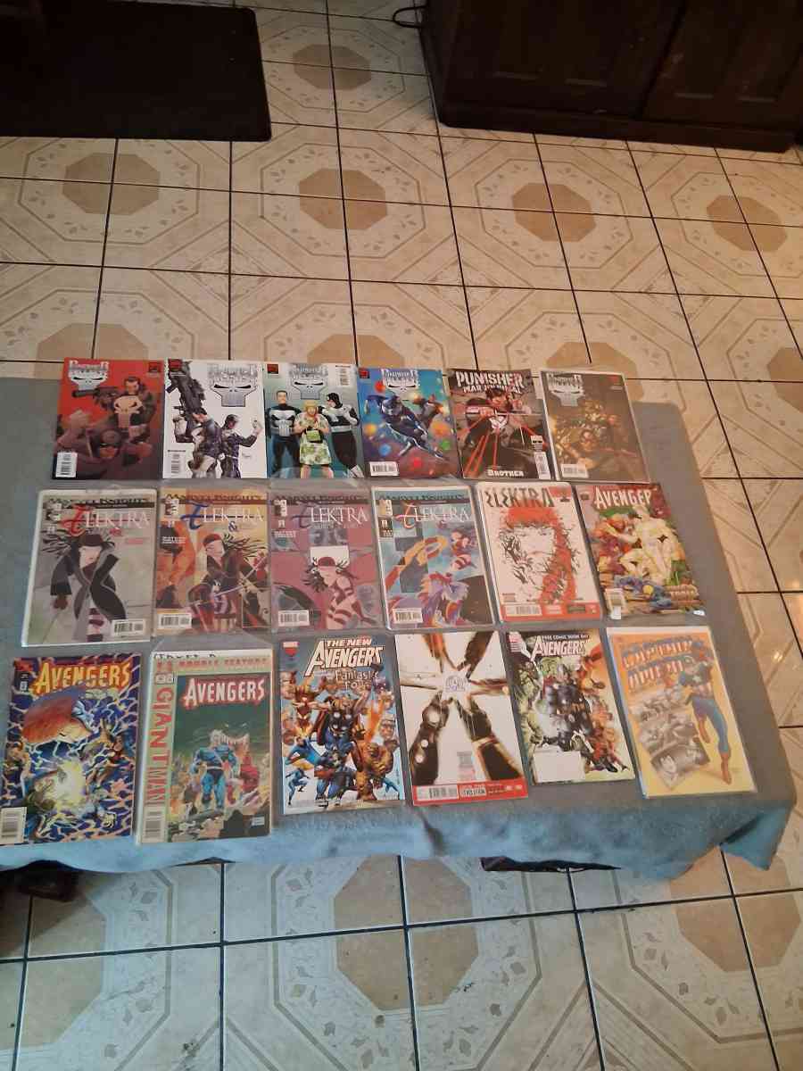 Lot Of 79 Marvel Comic Books And Magazine