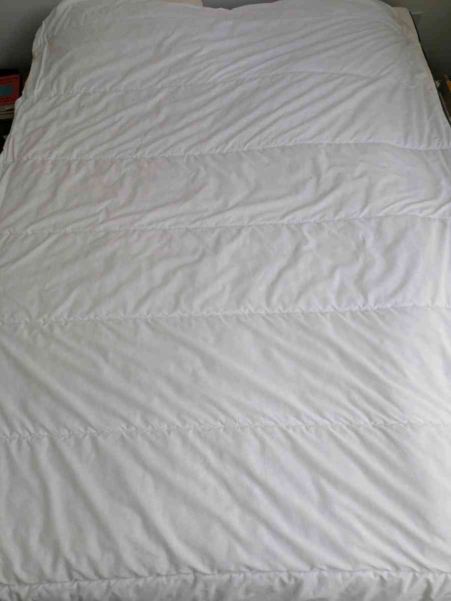IKEA SMASPORRE Twin Duvet Insert  Warm and  Cozy - Chicago, Illinois - FleaMarketBay