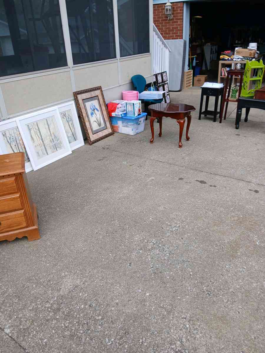 liquidation of all home furnishings clothing dressers art