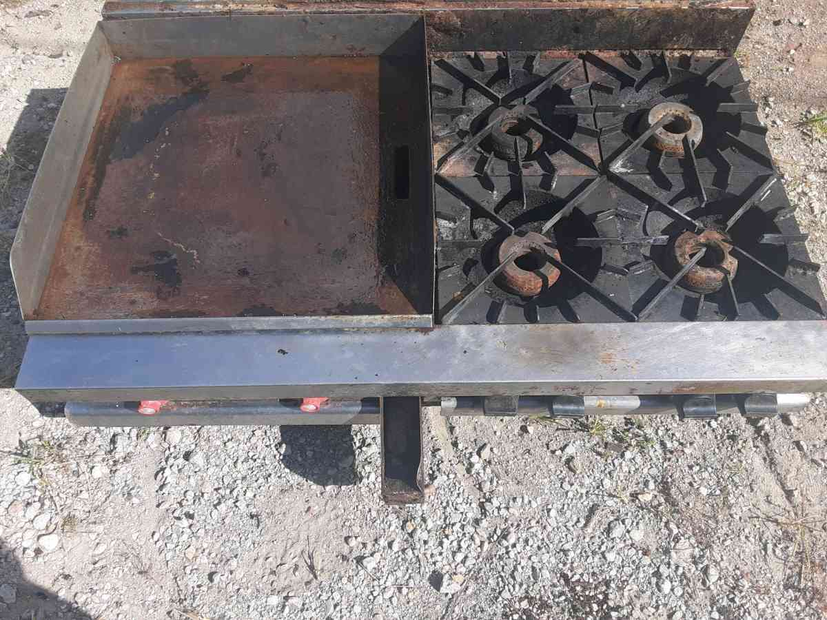 Commercial 4 foot flat grill  burners natural gas - Elwood, Indiana - FleaMarketBay