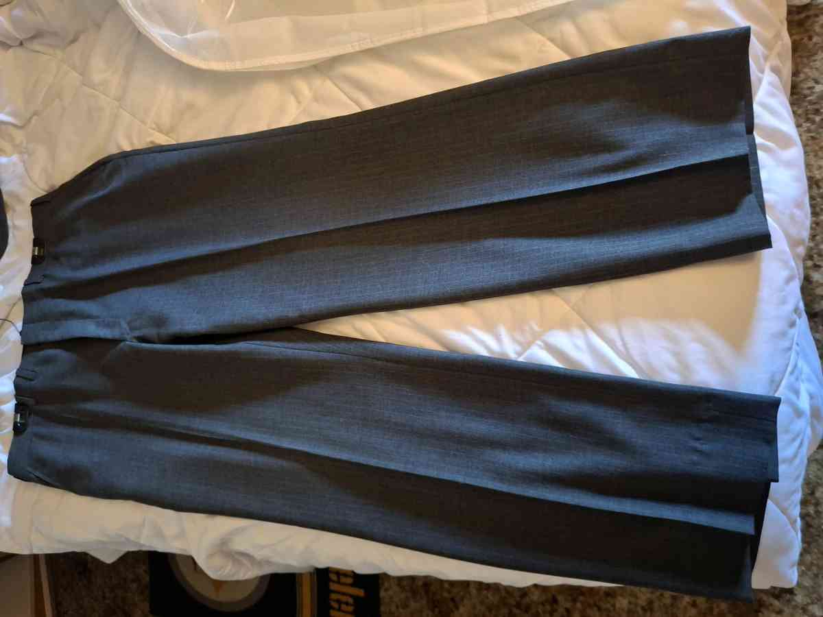 Suit 40R - Syracuse, New York - FleaMarketBay
