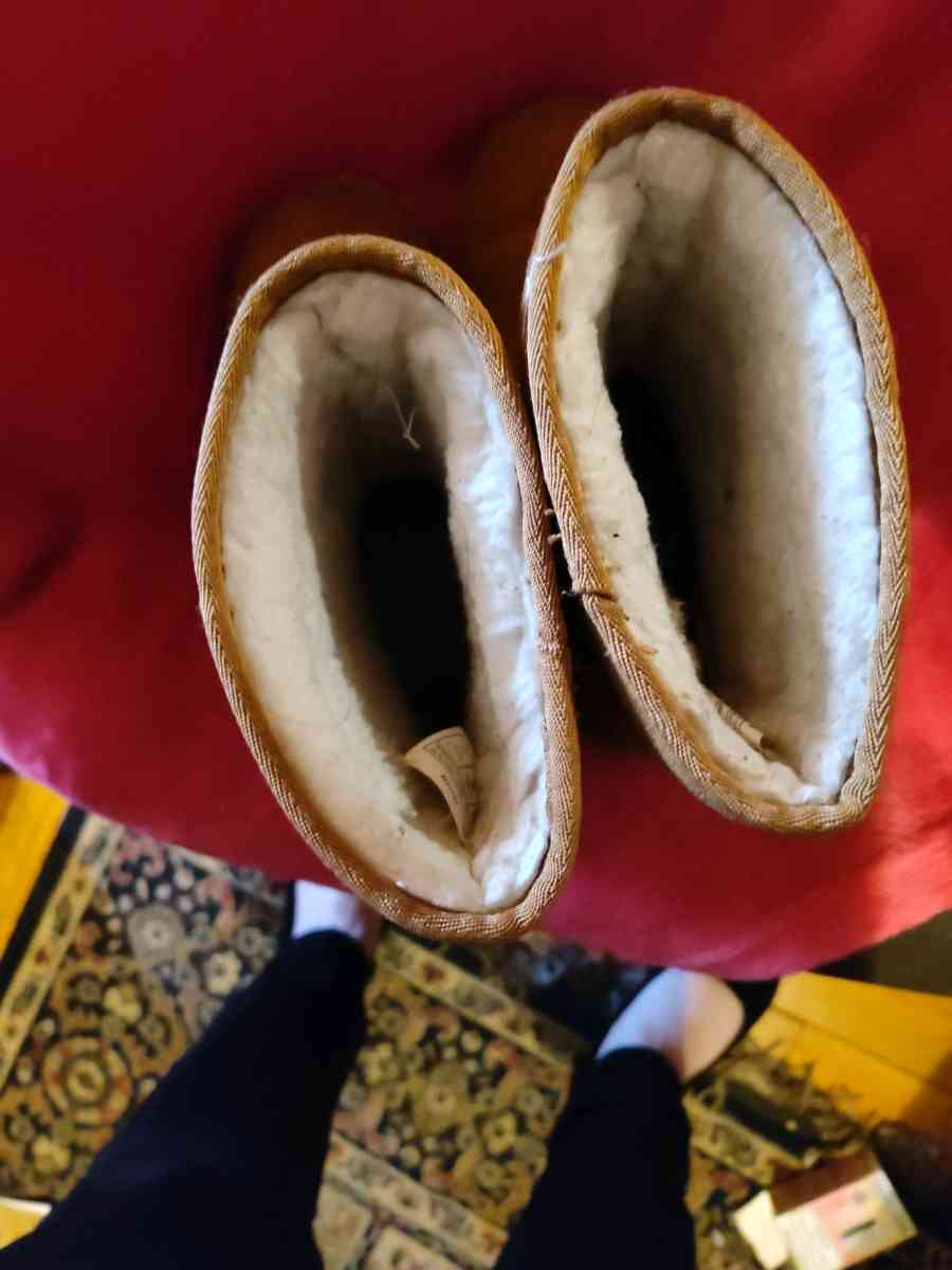 Koolabura by UGG size 8 tan womens boots