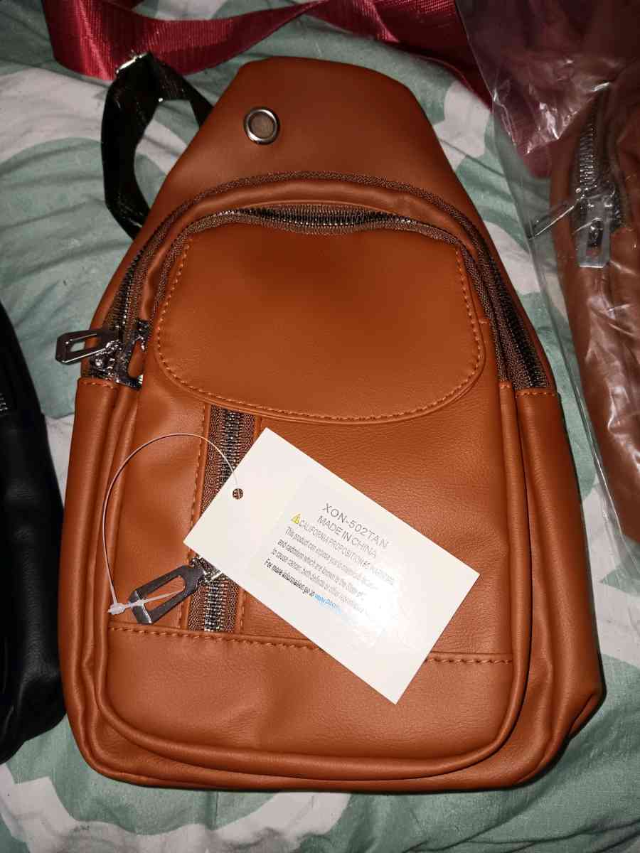 7 cross body purses - Shelby, North Carolina - FleaMarketBay