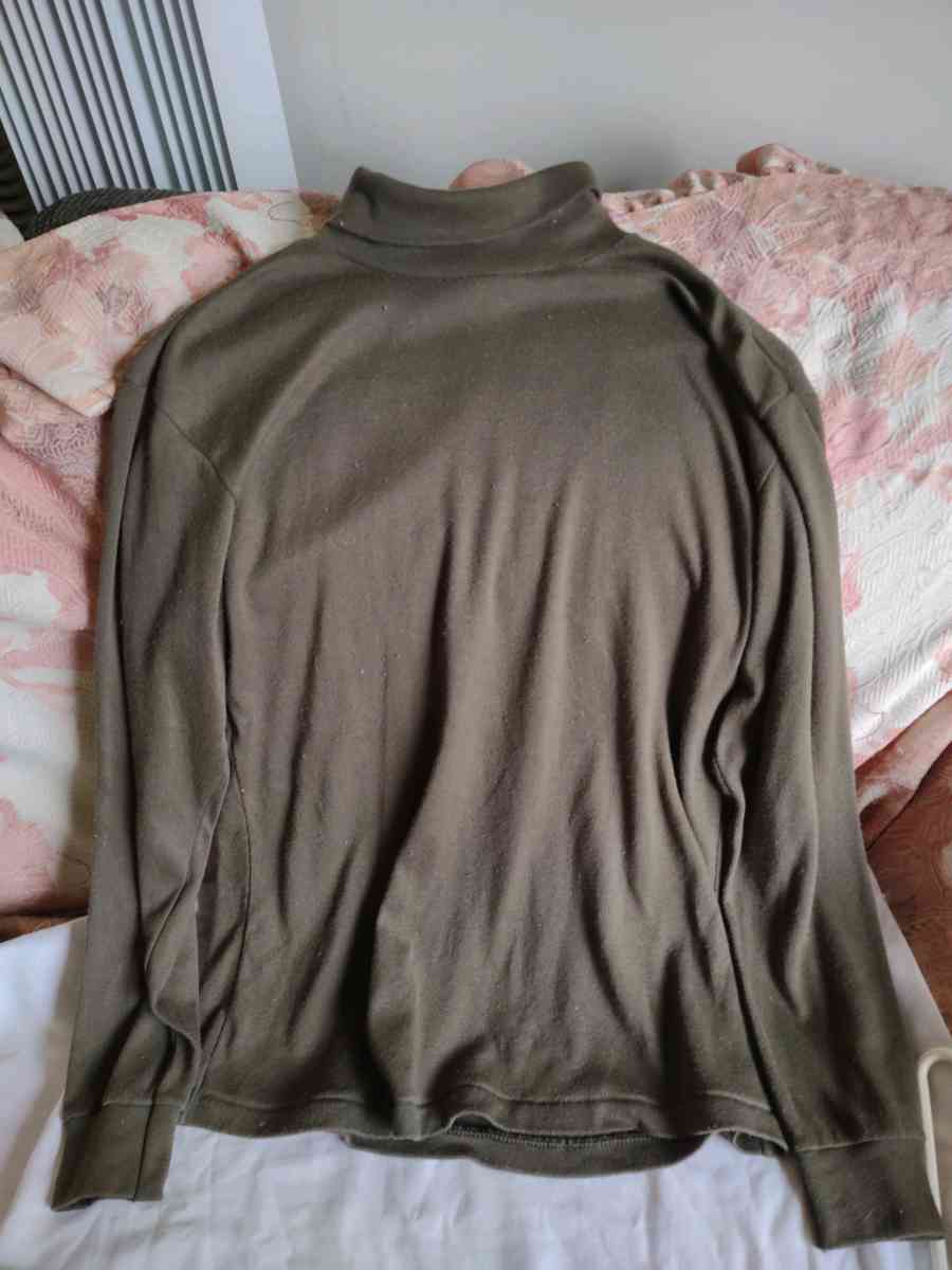 Green Turtle neck