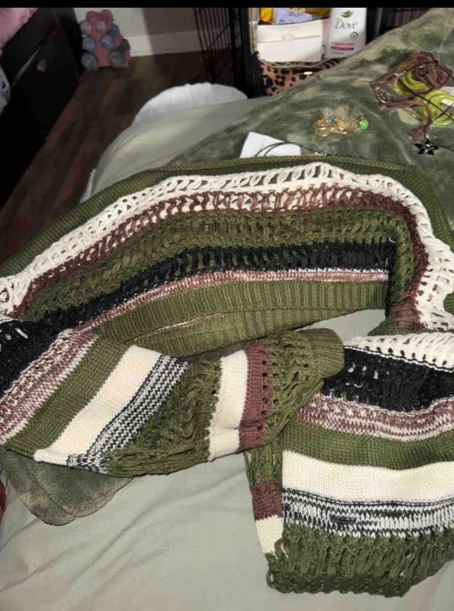 Striped Knit Bell Sleeve Crop Top size small