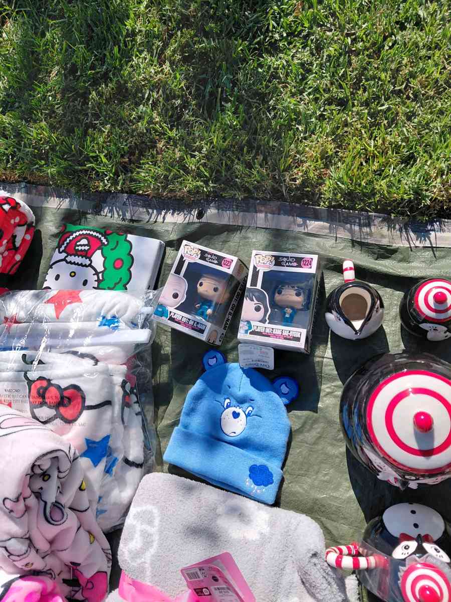 Yard sale at 29800 Boathouse cv menifee ca On Oct 4 from 94 - Menifee, California - FleaMarketBay