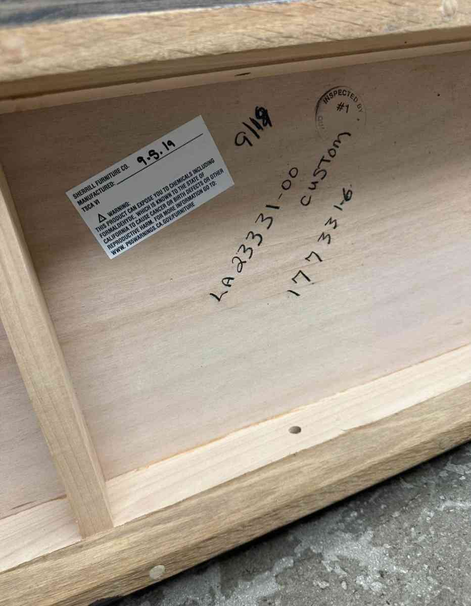 Sherrill Furniture Brand Solid Wood Glass Hallway Consul