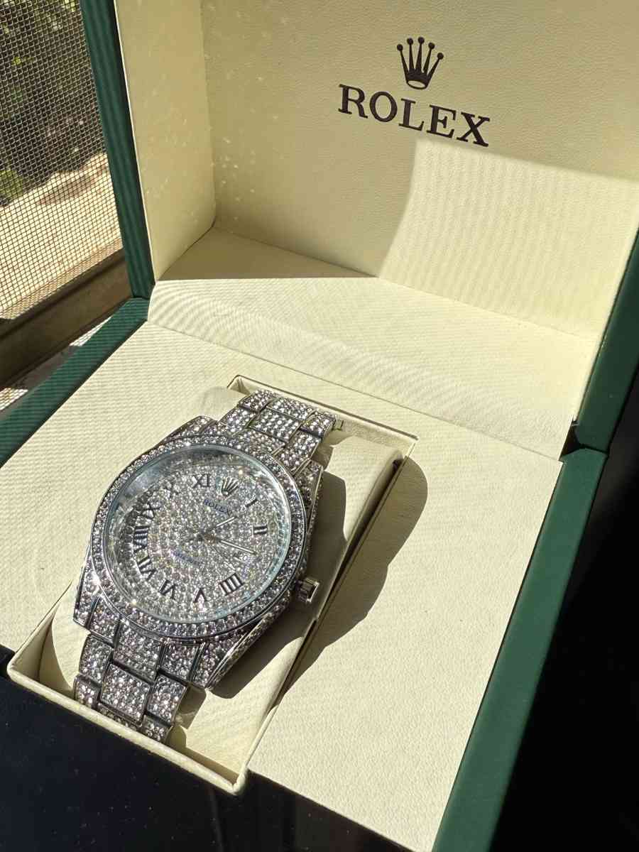 luxury watch - Fresno, California - FleaMarketBay