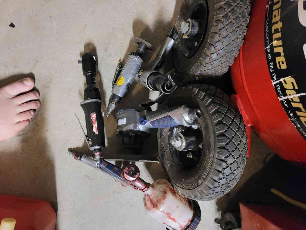 snap on air compressor with air tools and nail gun - Charlotte, North Carolina - FleaMarketBay