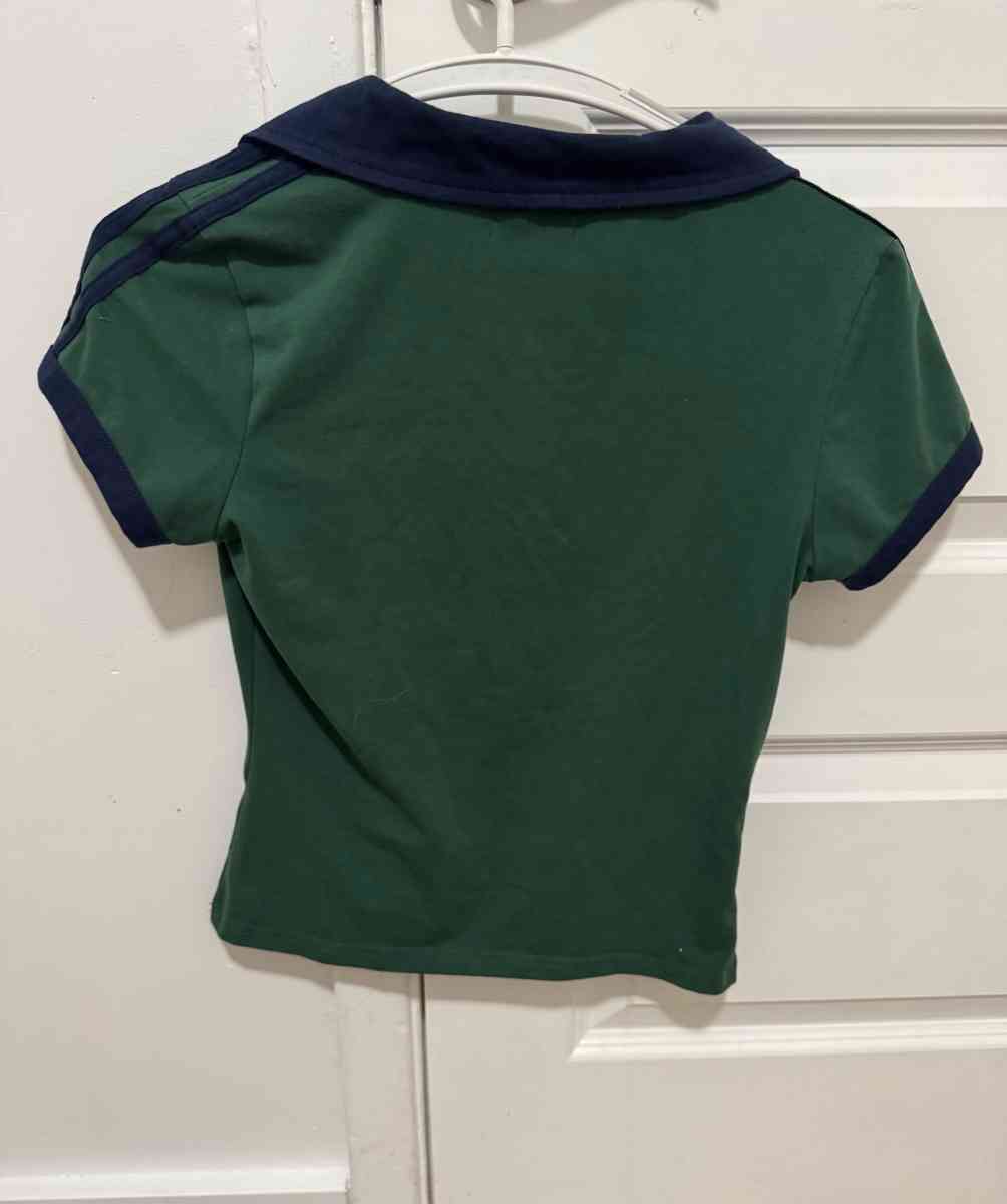 Dark Green Short Sleeve Polo Shirt with Navy Blue Collar