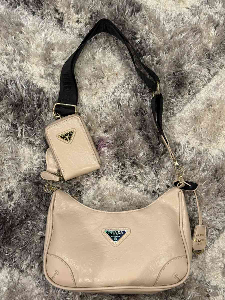 Fashionable Beige Color Handbag