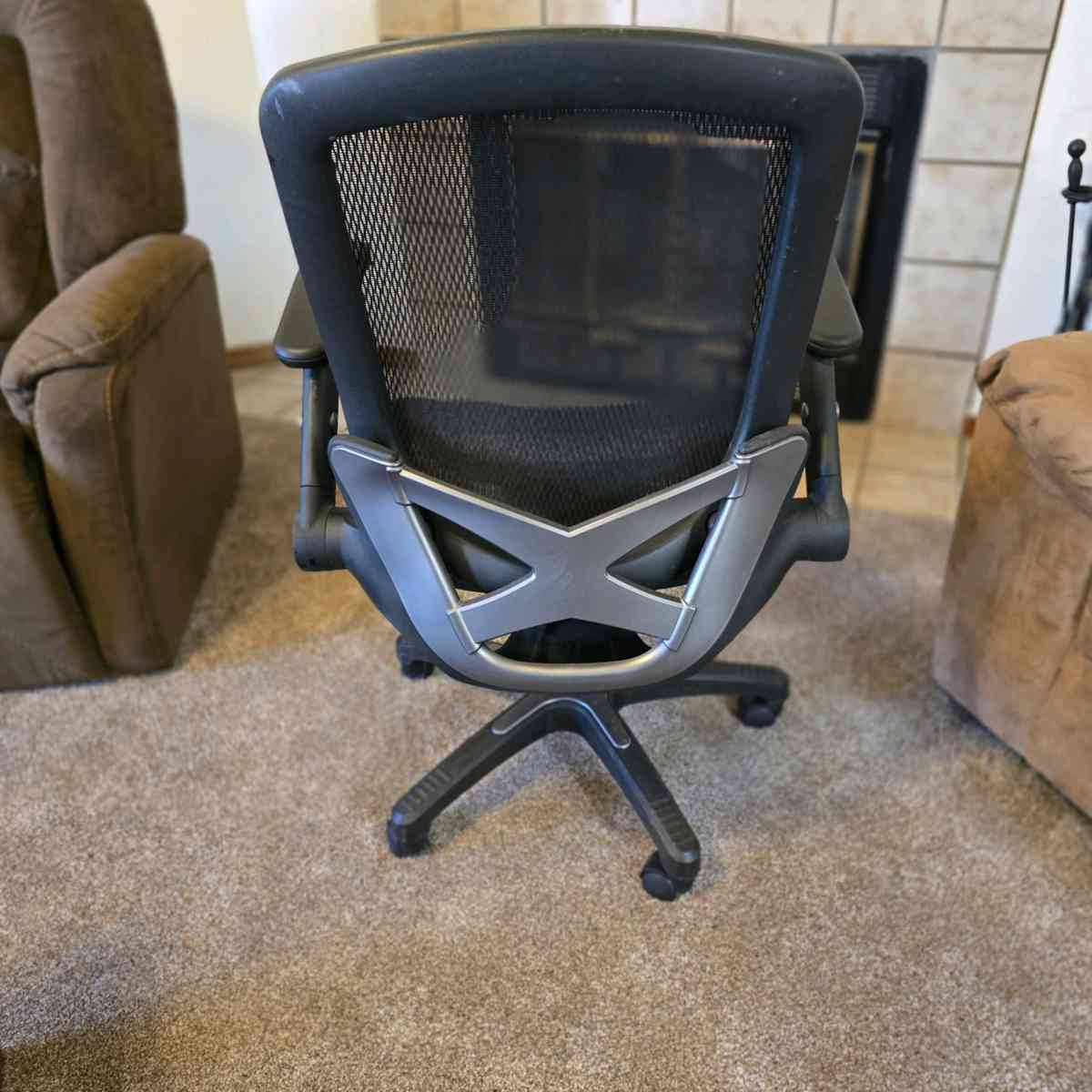 MARS Black Vented Mesh Office chair