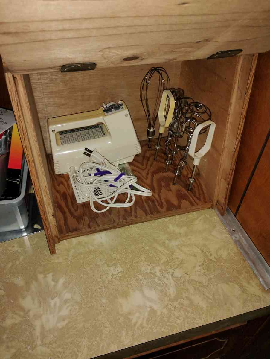 Robeson Professional 10 Speed Portable Electric Mixer models